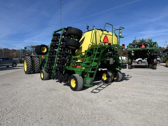 Image of John Deere N530C equipment image 3