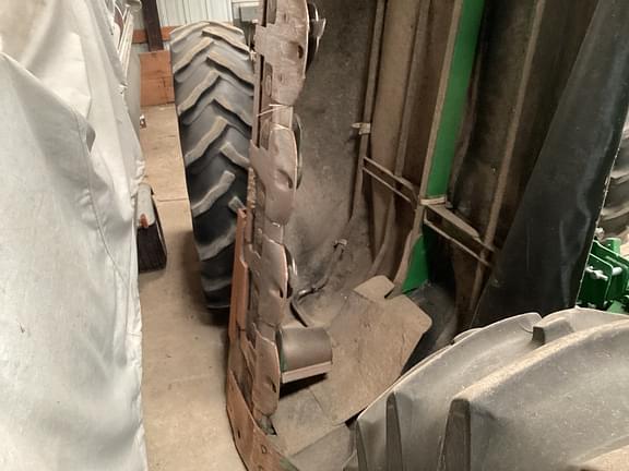 Image of John Deere R240 equipment image 3