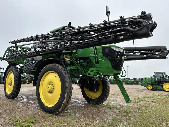 Image of John Deere R4044 equipment image 1