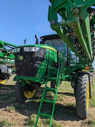 Image of John Deere R4044 equipment image 1