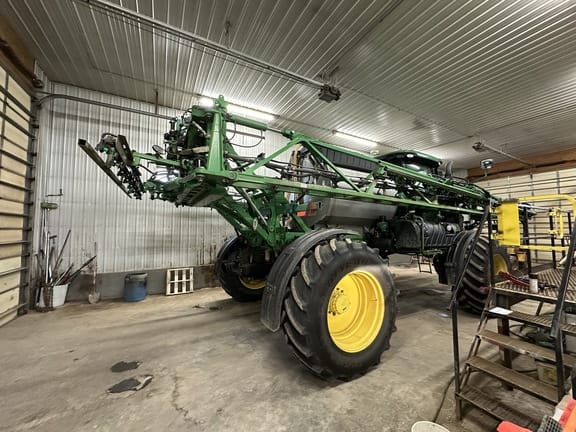2020 John Deere R4044 Equipment Image0