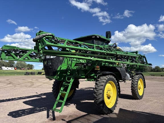 2020 John Deere R4044 Equipment Image0
