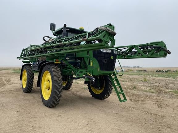 Image of John Deere R4060 equipment image 2