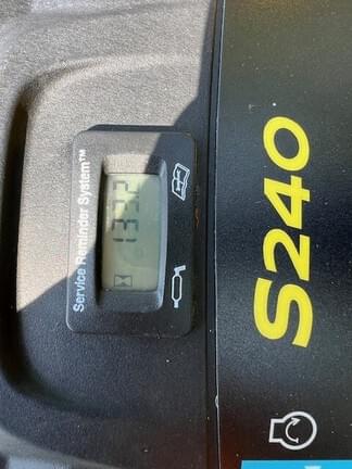 Image of John Deere S240 equipment image 4