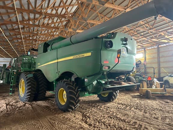 Image of John Deere S760 equipment image 2