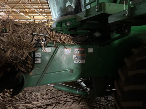 Image of John Deere S760 equipment image 4