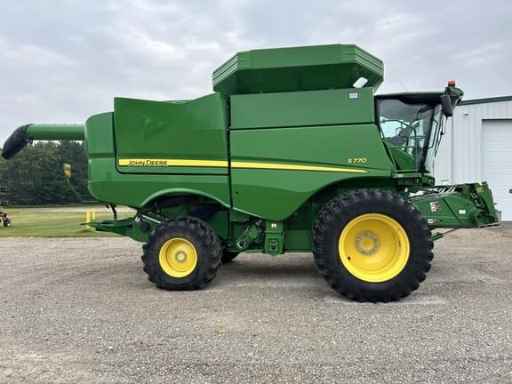 Image of John Deere S770 equipment image 4