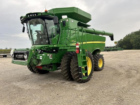 Image of John Deere S770 equipment image 1