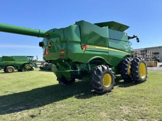 Image of John Deere S770 equipment image 2