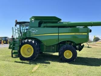 Image of John Deere S770 equipment image 1