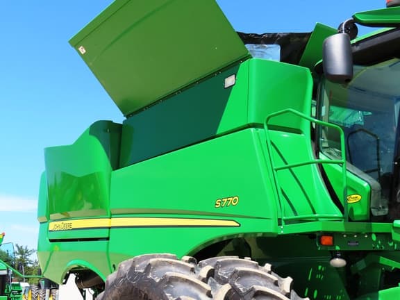 Image of John Deere S770 equipment image 4
