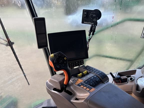 Image of John Deere S770 equipment image 3