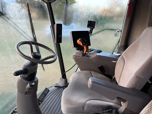 Image of John Deere S770 equipment image 4