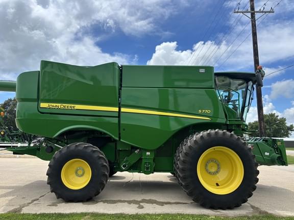 Image of John Deere S770 equipment image 4
