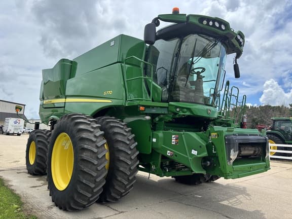Image of John Deere S770 equipment image 3