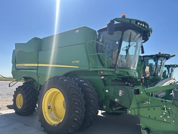 2020 John Deere S770 Equipment Image0
