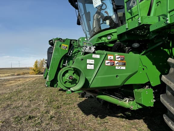 Image of John Deere S780 equipment image 3