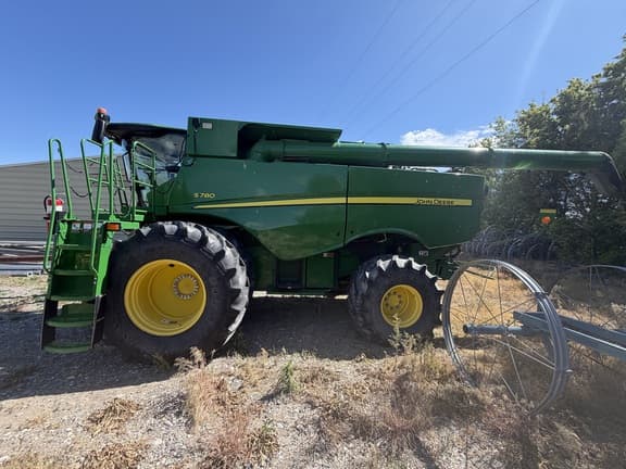 Image of John Deere S780 equipment image 1