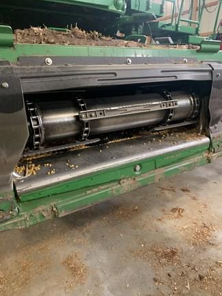 Image of John Deere S780 equipment image 2