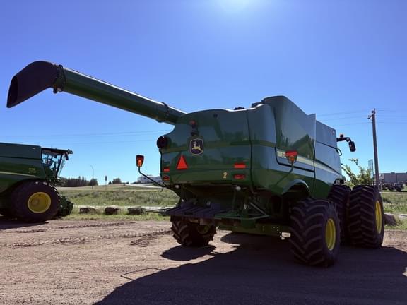 Image of John Deere S780 equipment image 4