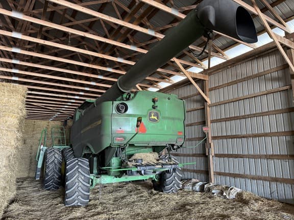 Image of John Deere S780 equipment image 1