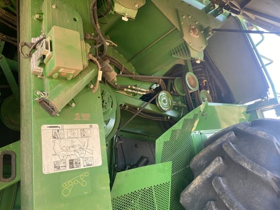 Image of John Deere S780 equipment image 4