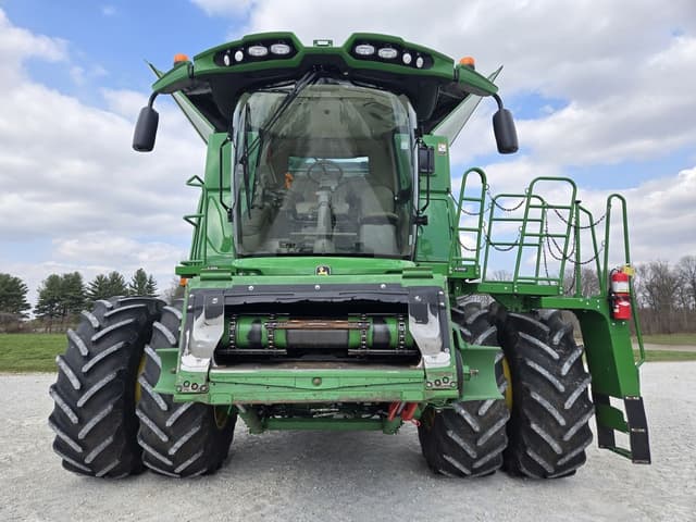 Image of John Deere S780 equipment image 1