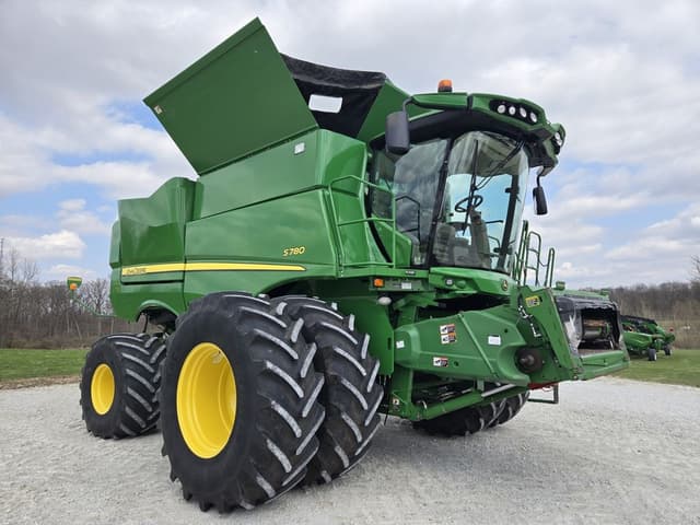 Image of John Deere S780 equipment image 2