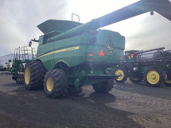Image of John Deere S780 equipment image 2