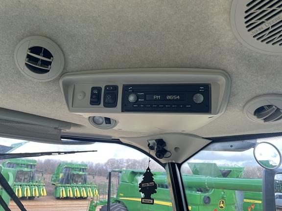 Image of John Deere S790 equipment image 1