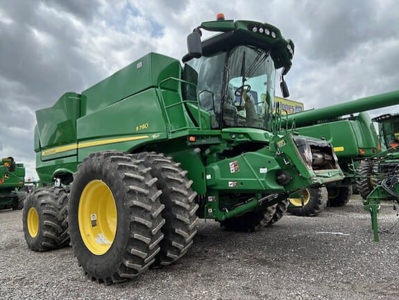 2020 John Deere S790 Equipment Image0