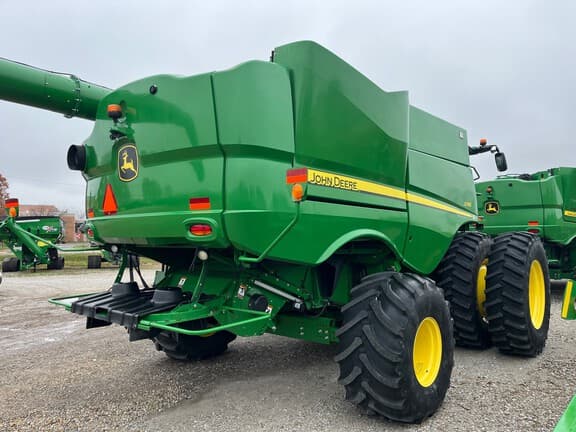 Image of John Deere S790 equipment image 4