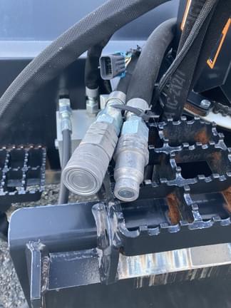 Image of John Deere SB72B equipment image 2