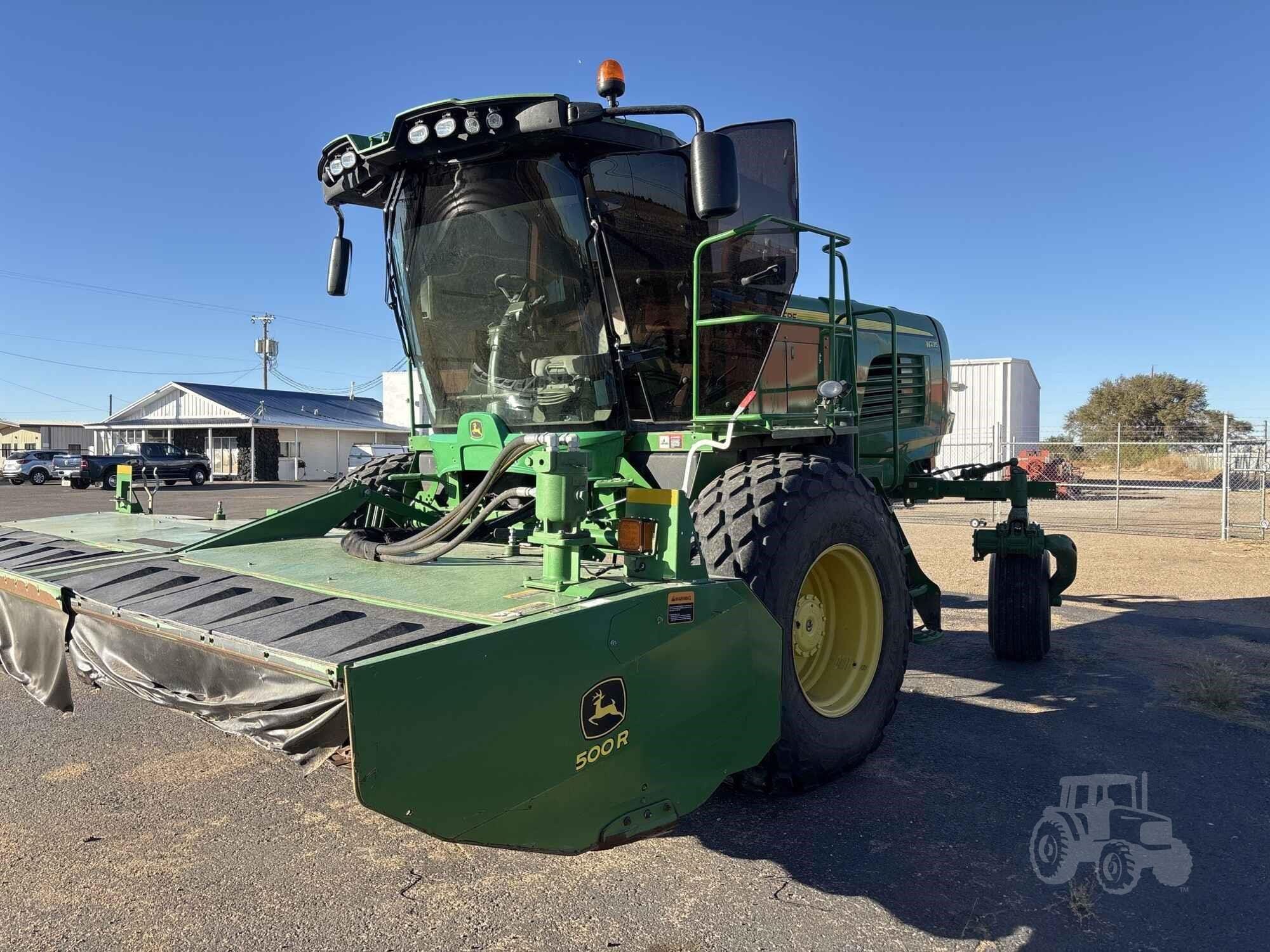 2020 John Deere W235 Equipment Image0