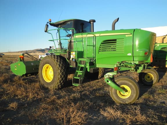 Image of John Deere W235 equipment image 2