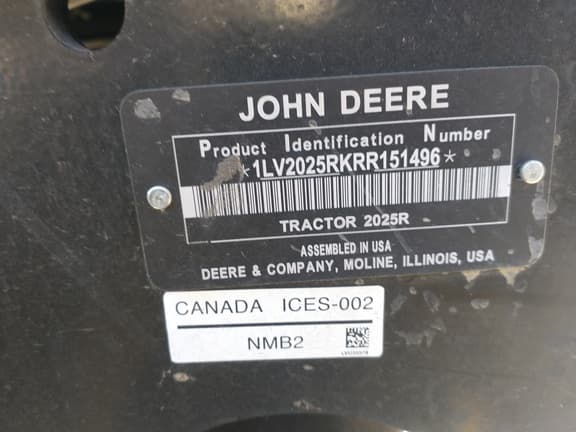 Image of John Deere X330 equipment image 2