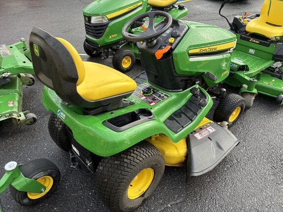 Image of John Deere X330 equipment image 3