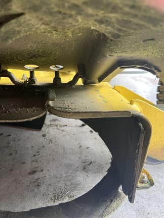 Image of John Deere X370 equipment image 2