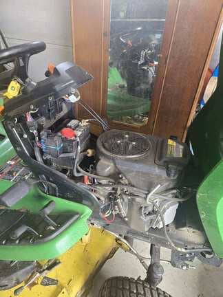 Image of John Deere X380 equipment image 1