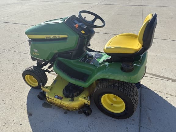 Image of John Deere X390 equipment image 4