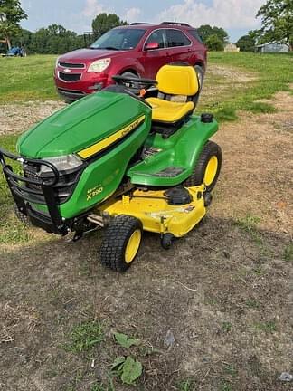 Image of John Deere X390 equipment image 1