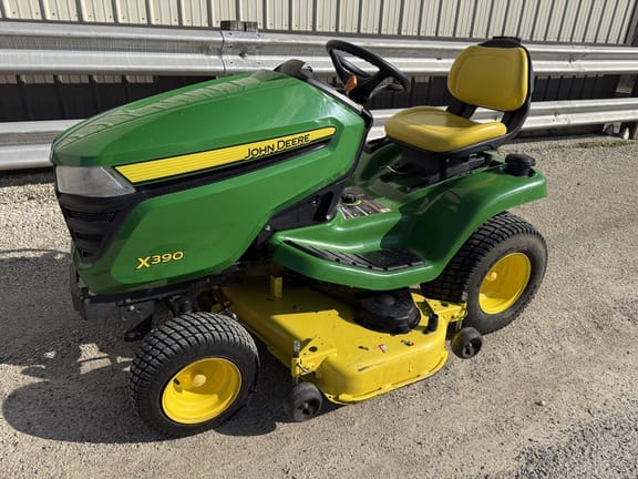2020 John Deere X390 Equipment Image0