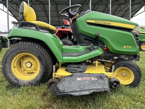 Image of John Deere X570 equipment image 1