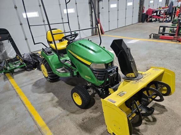Image of John Deere X570 equipment image 3