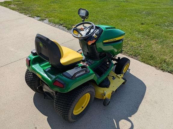 Image of John Deere X580 equipment image 1