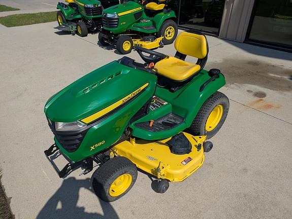 Image of John Deere X580 equipment image 3