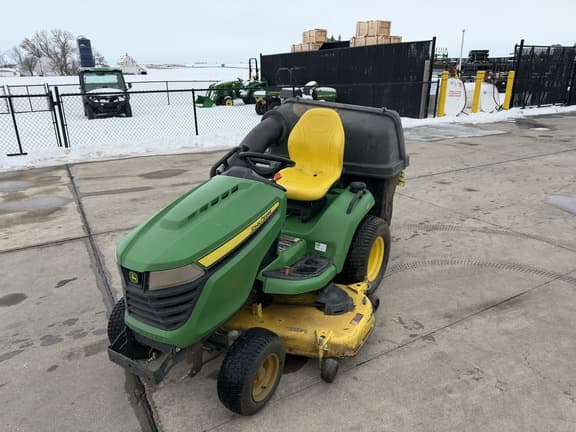 Image of John Deere X584 equipment image 4