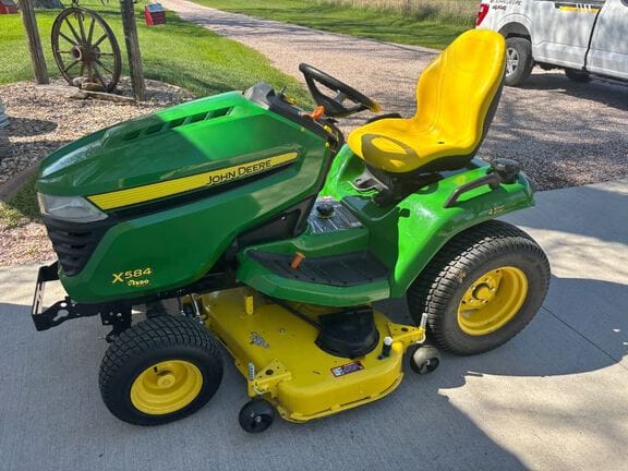 2020 John Deere X584 Equipment Image0
