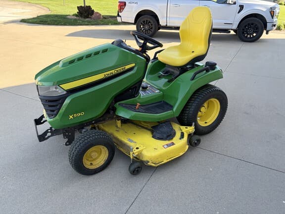 Image of John Deere X590 equipment image 2