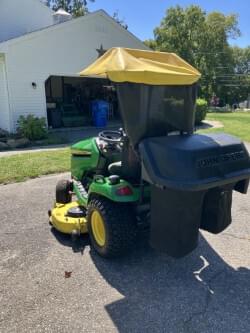 Image of John Deere X590 equipment image 3